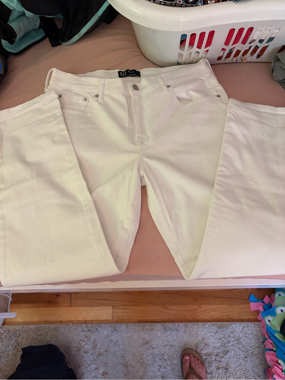 GAP Women's White Straight-Leg Jeans